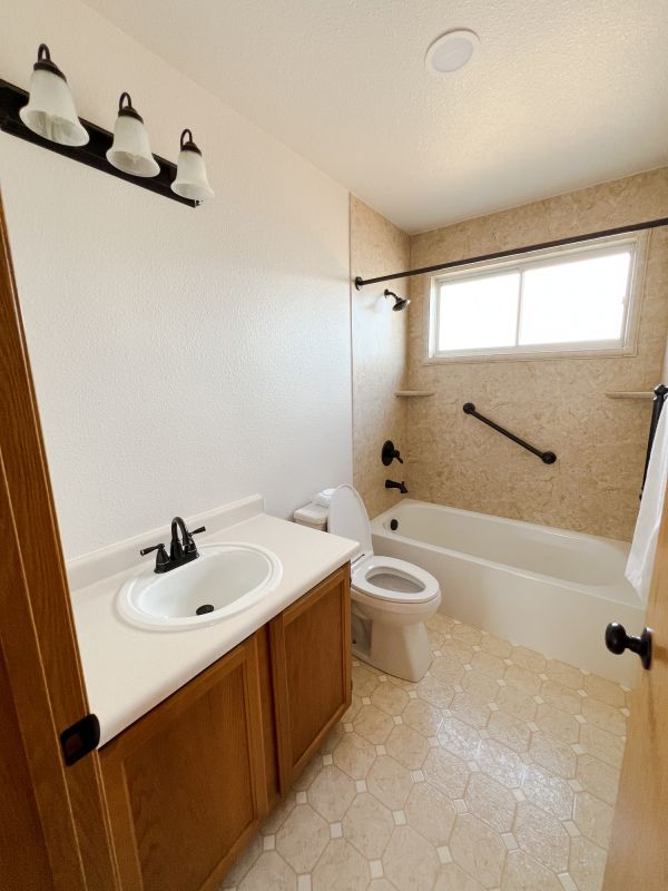 Bathroom Remodeling detail